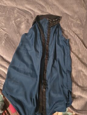 Rock And Republic Teal Sleeveless Button Front Blouse with Studded Collar